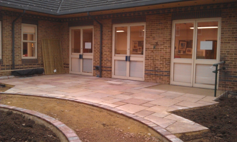 St Marks Hospital physiotherapy garden (1)